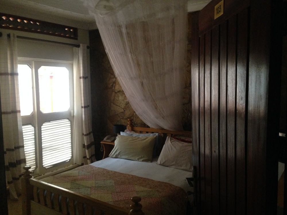 La Feve Beach Bed And Breakfast Hotel عنتيبي المظهر الخارجي الصورة