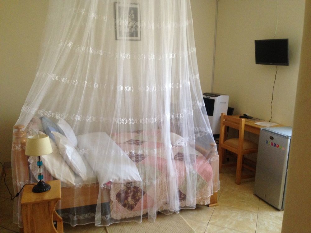 La Feve Beach Bed And Breakfast Hotel عنتيبي المظهر الخارجي الصورة